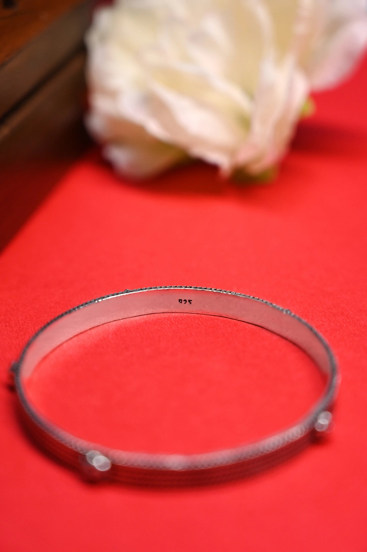 Aadhya Flower Twisted Bangle