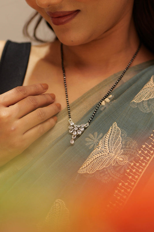Anokhi Jadau Petal Drop Mangalsutra