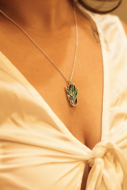 Aadhya Leaf Enamel Necklace