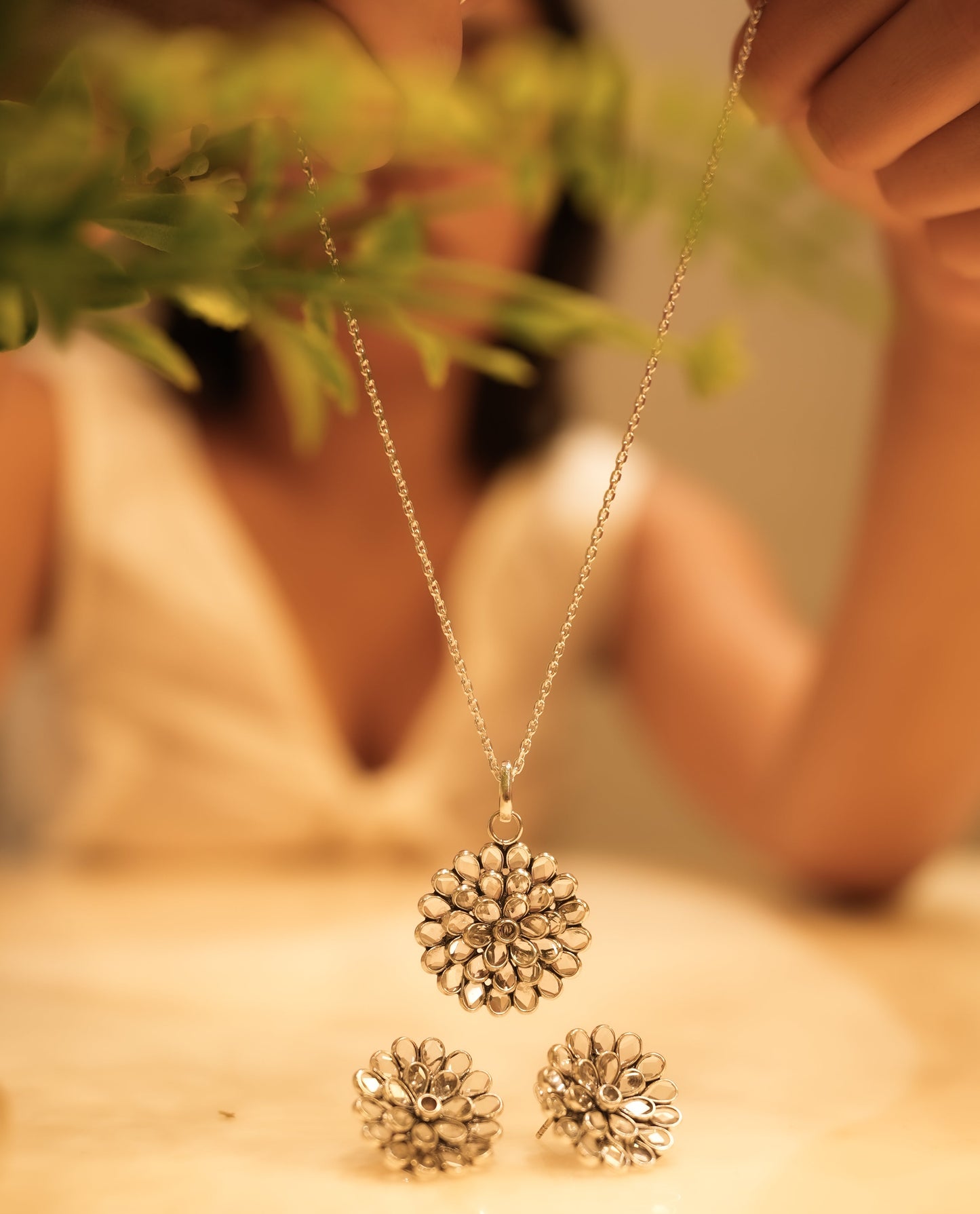 Lustre Flower Twinkling Necklace Ring Set