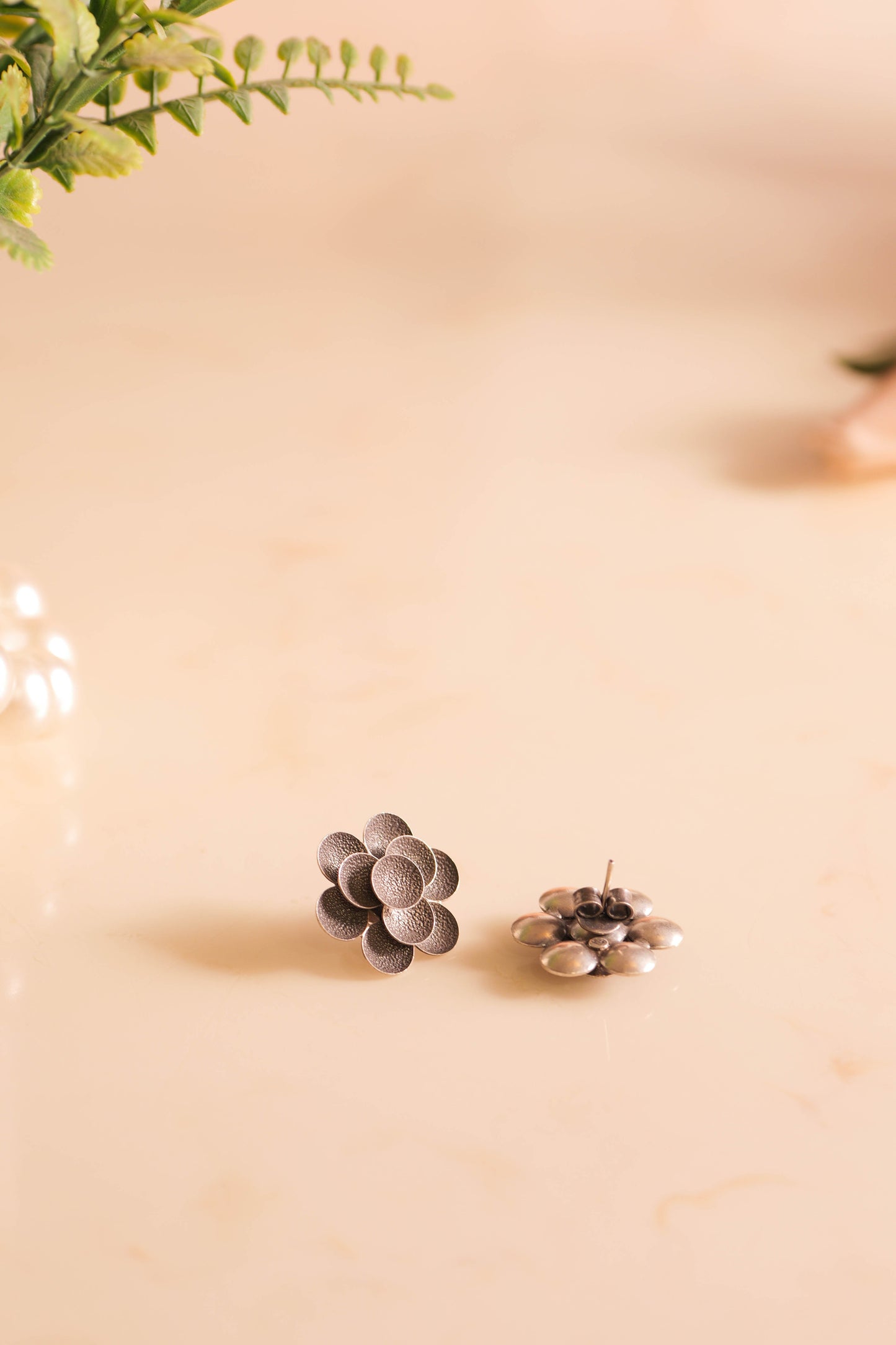Ruh Embossed Flower Earrings