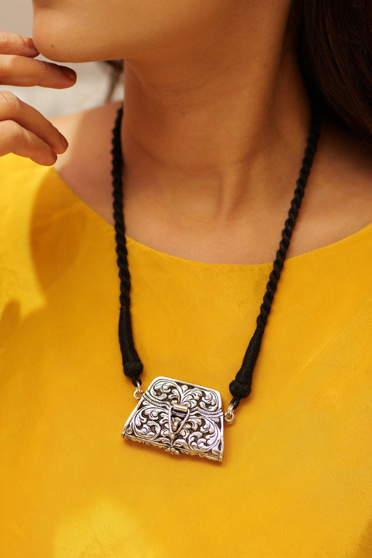 Aadhya Timeless Chitai Purse Necklace (Black Dori)