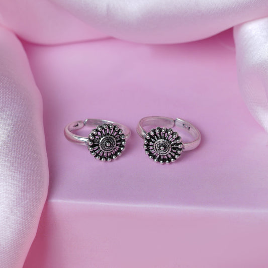 Aadhya Circular Charm Toe Ring