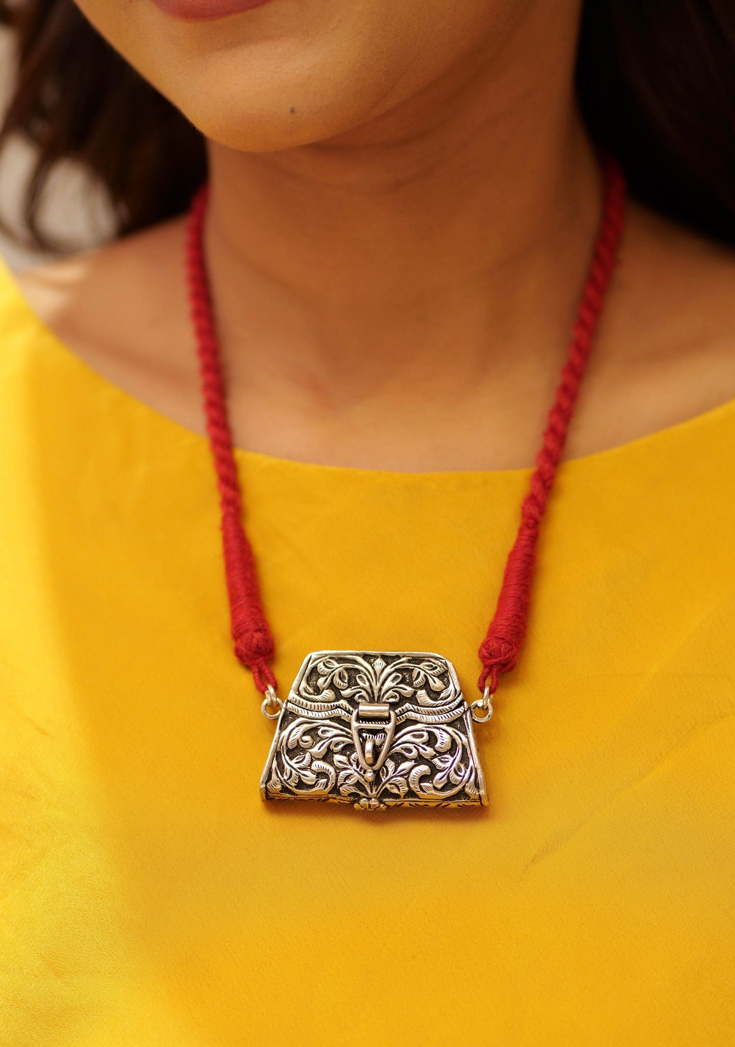 Aadhya Timeless Chitai Purse Necklace (Maroon Dori)