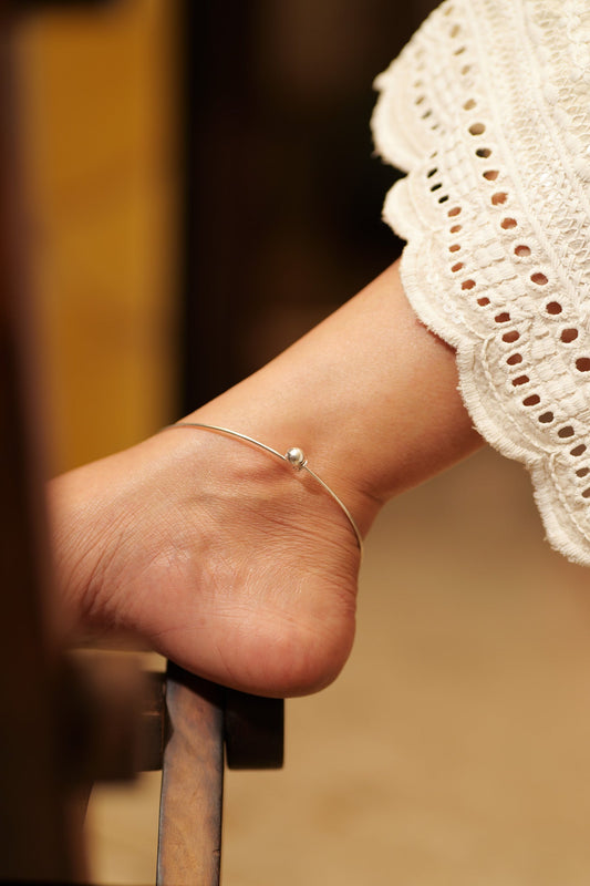 Aadhya Single Bead Classic Ankle  Kada