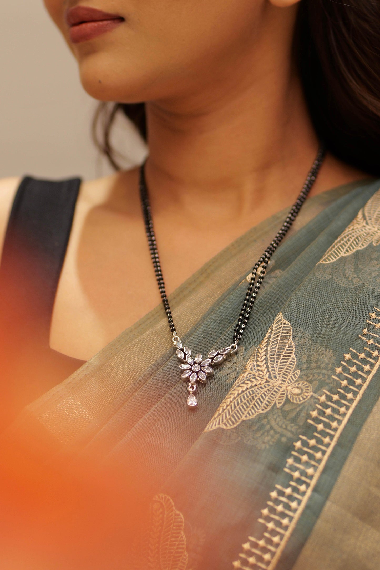 Aadhya Jadau Floral Mangalsutra