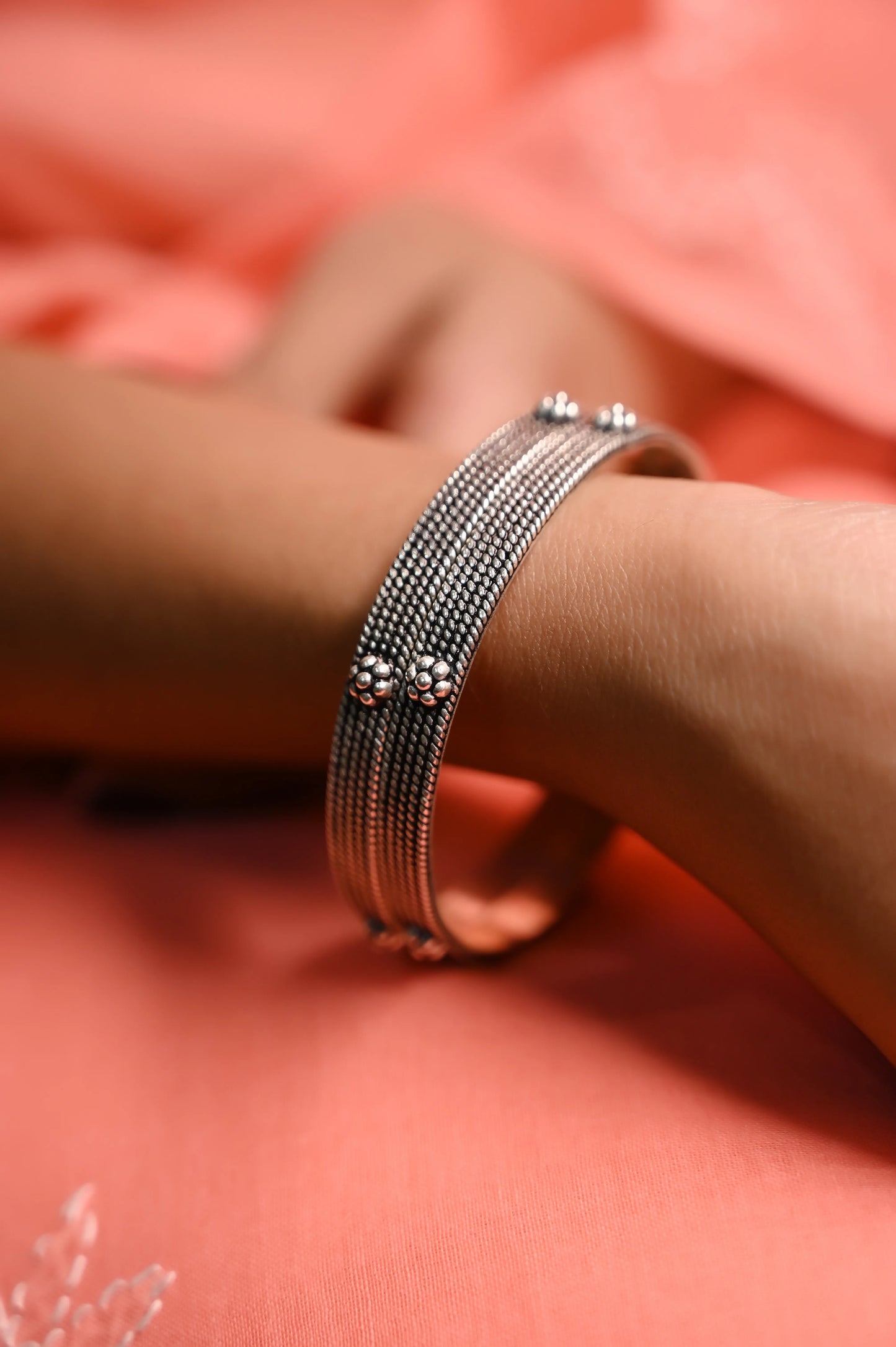 Aadhya Flower Twisted Bangle