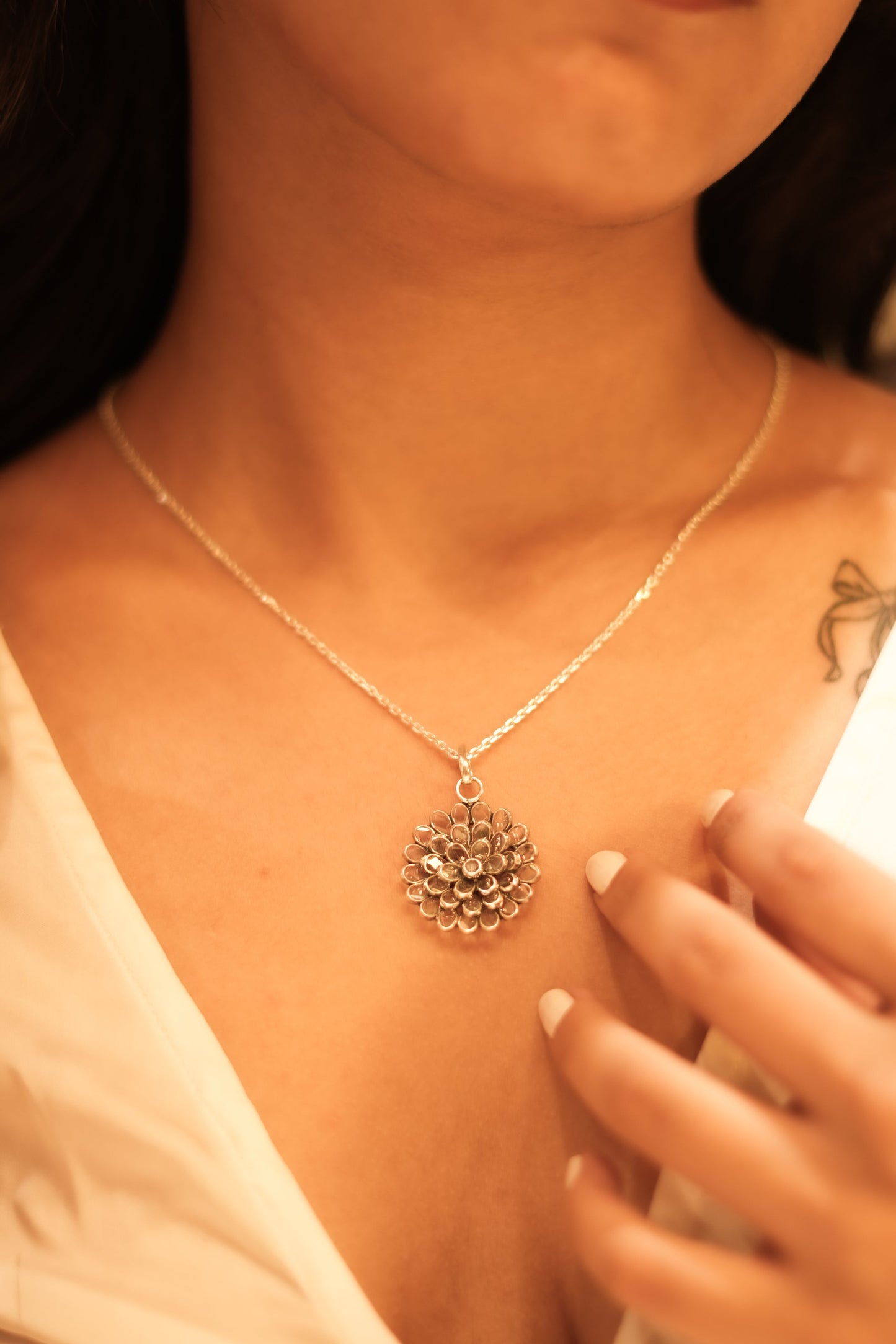 Lustre Flower Twinkling Necklace