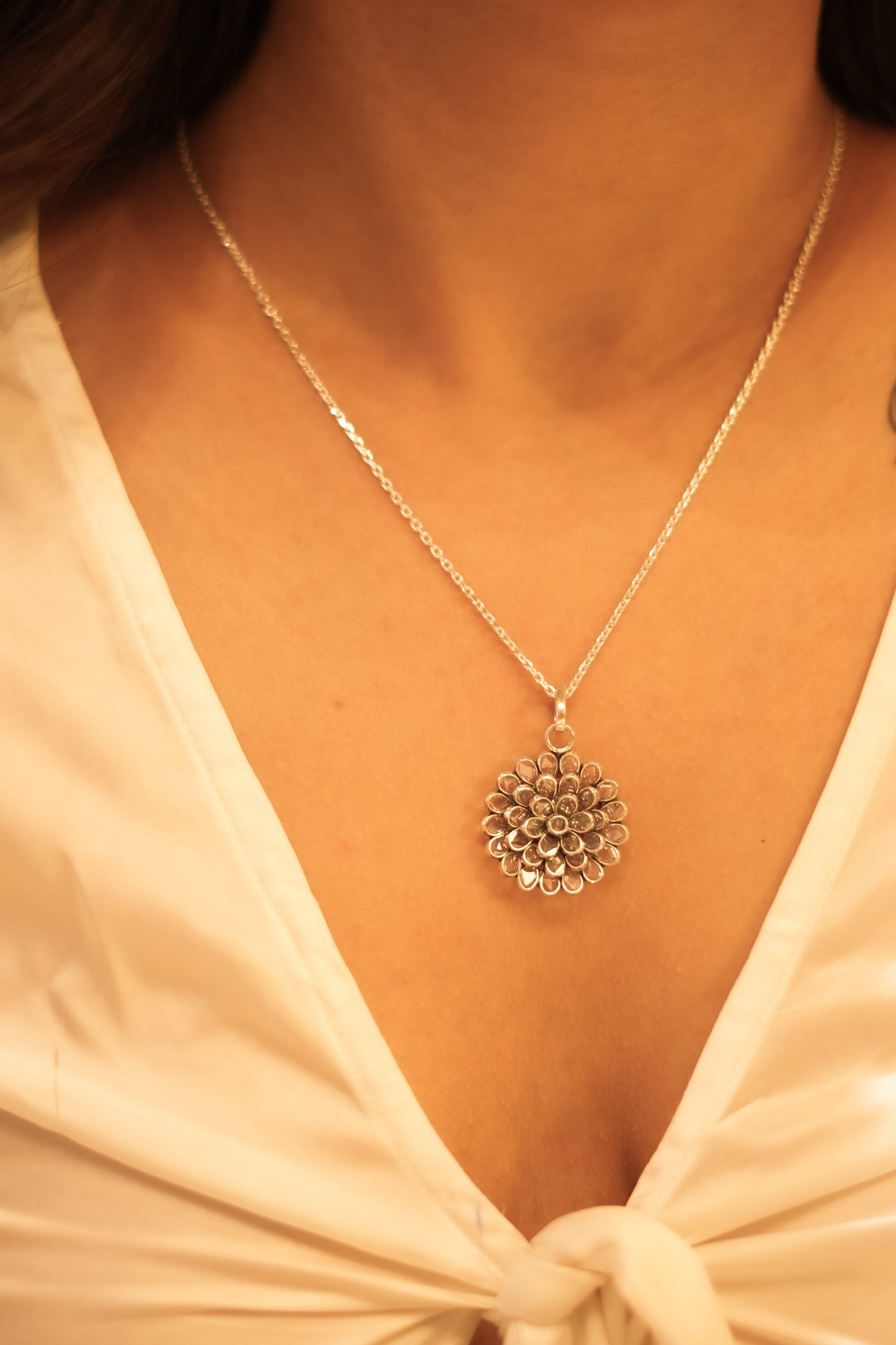 Lustre Flower Twinkling Necklace Ring Set