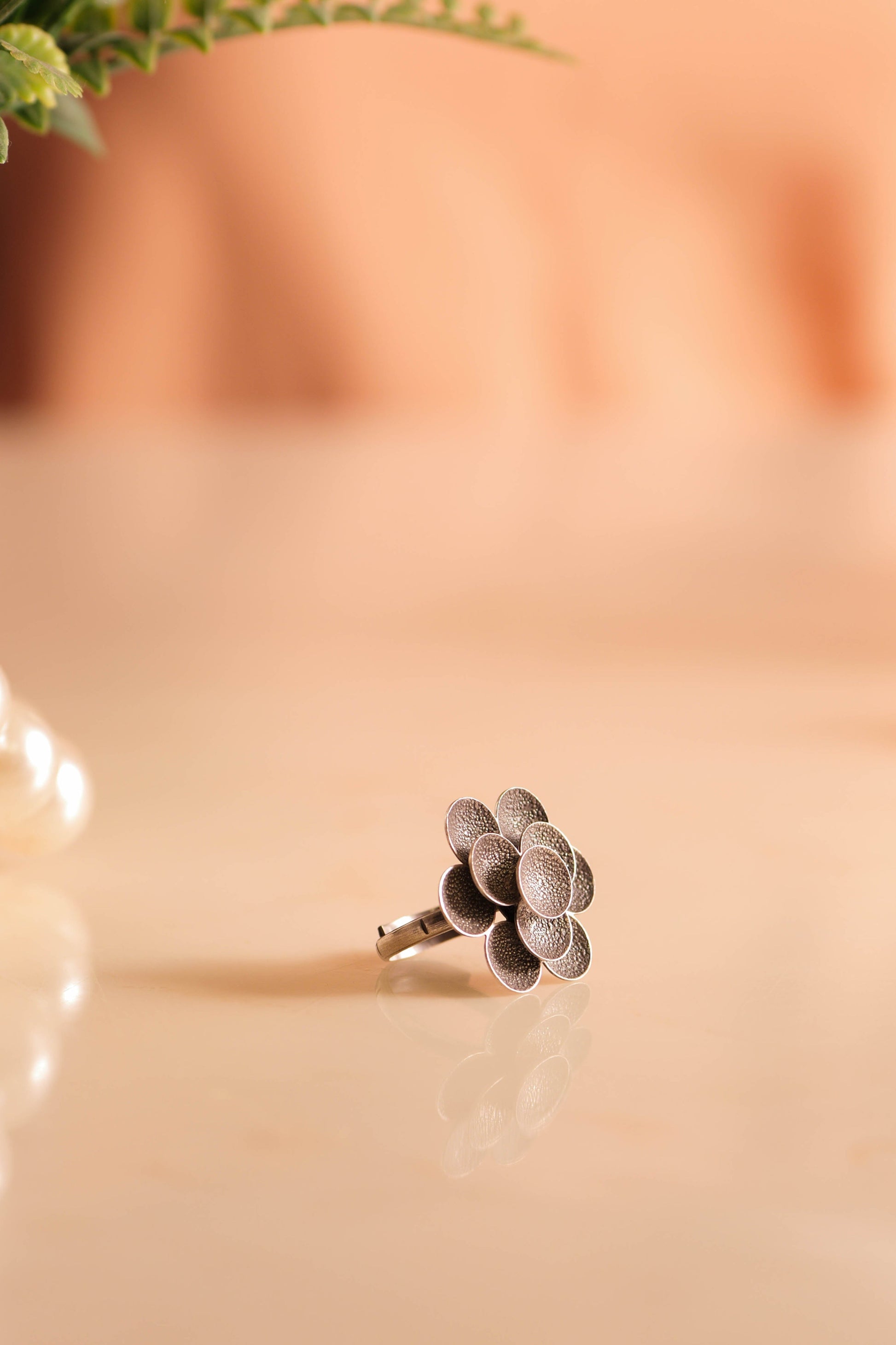 Ruh Embossed Flower Ring