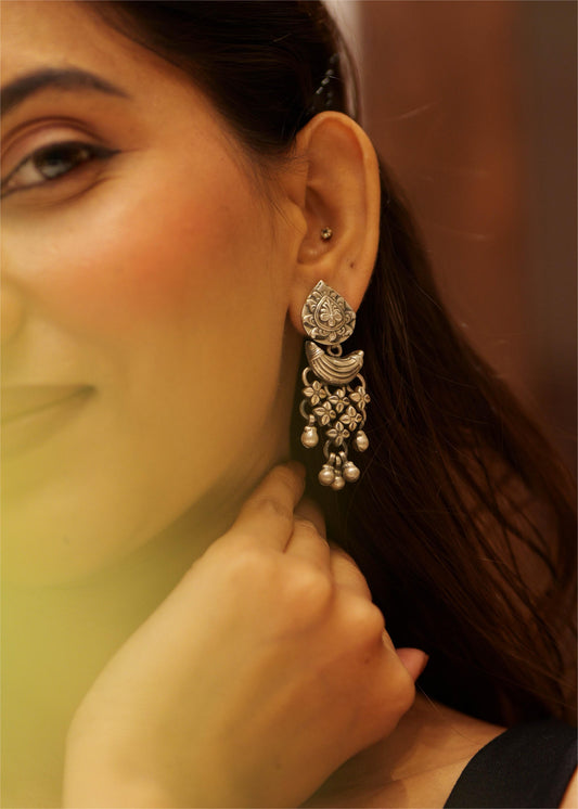 Aadhya Floral Jali Ghungroo Earrings