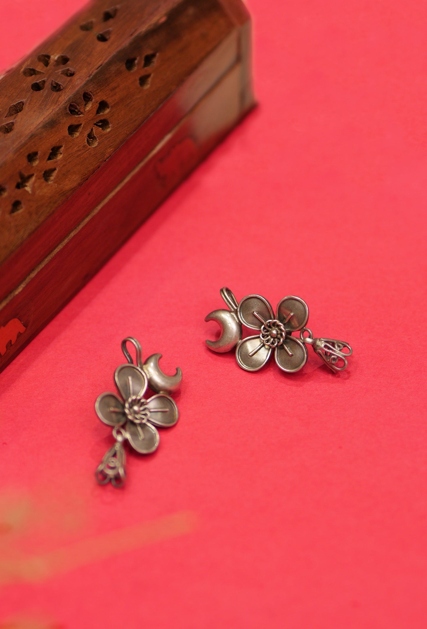 Anokhi Floral Crescent Moon Earcuff