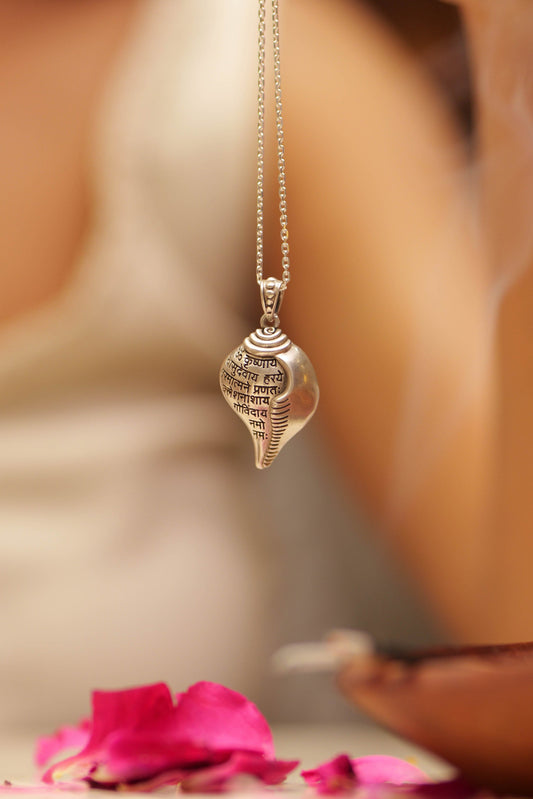 Shri Krishna Vasudevaya Shankha Necklace