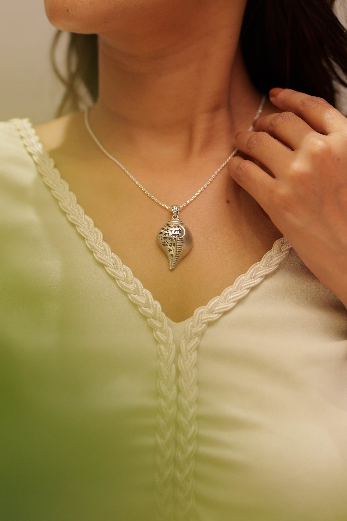 Shri Krishna Vasudevaya Shankha Necklace