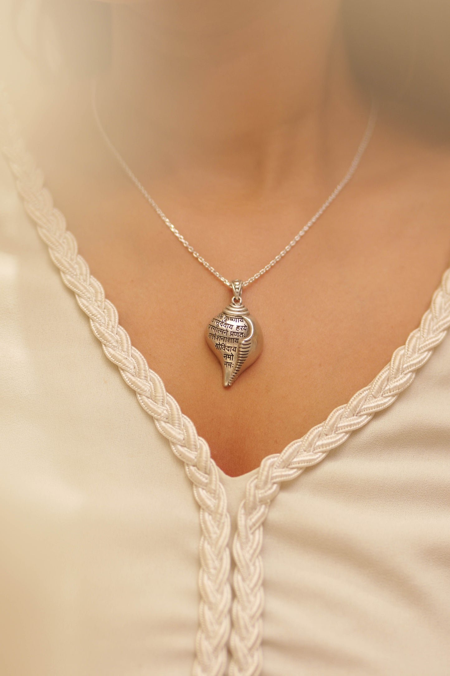 Shri Krishna Vasudevaya Shankha Necklace