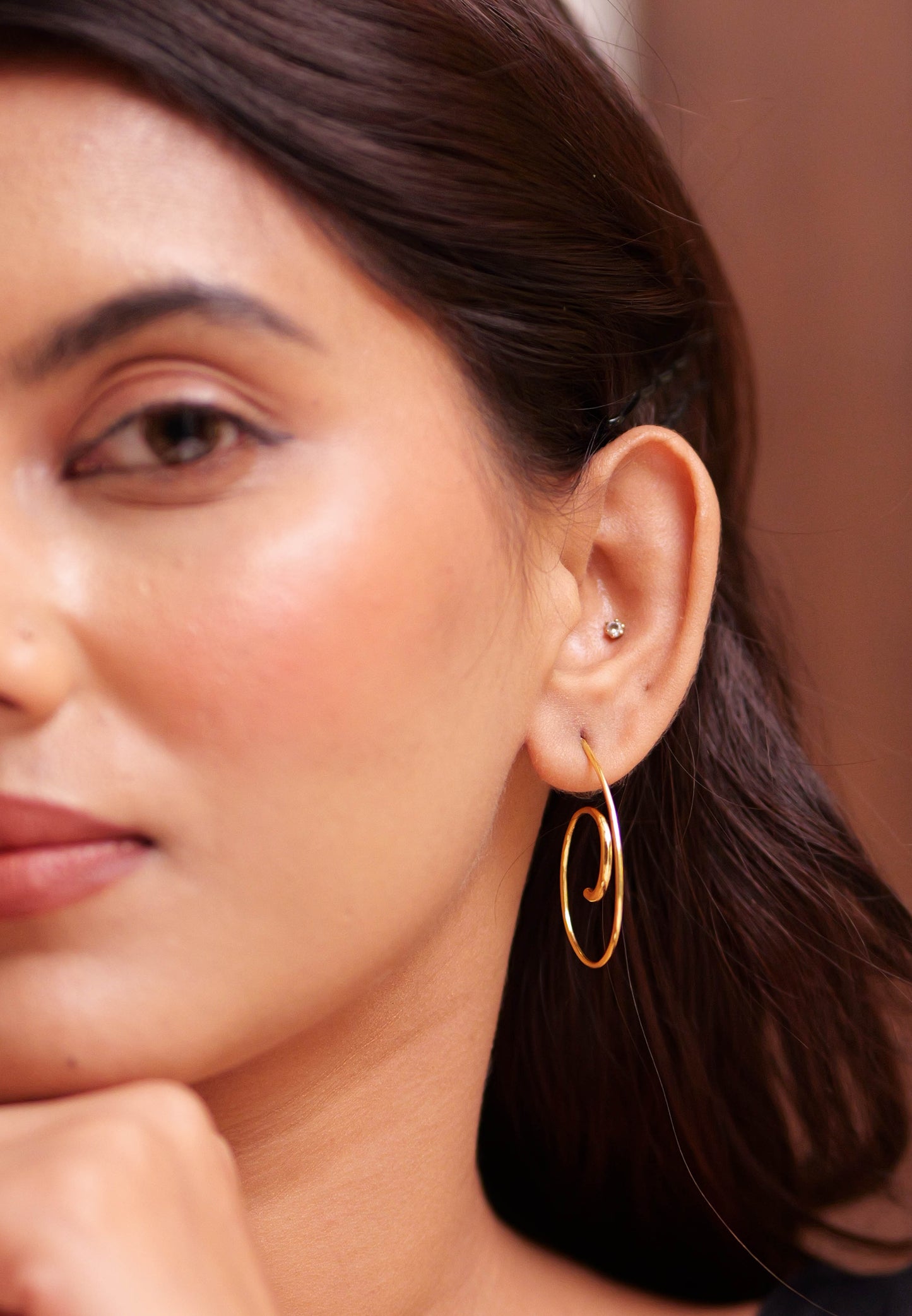 Aadhya Swirl Hoop Earrings