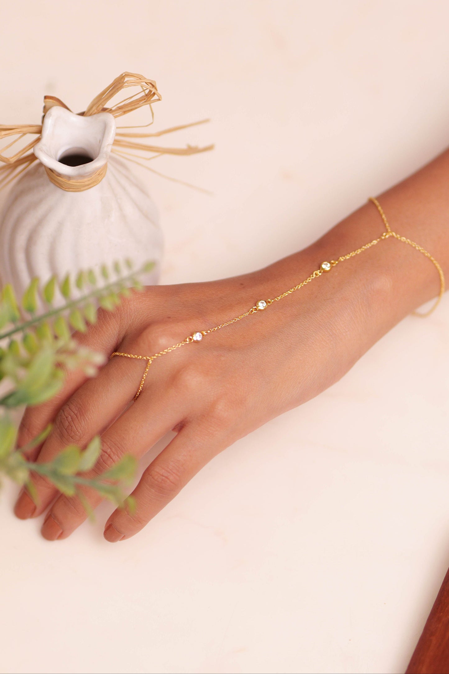 Aadhya Minimal Chain Hathphool