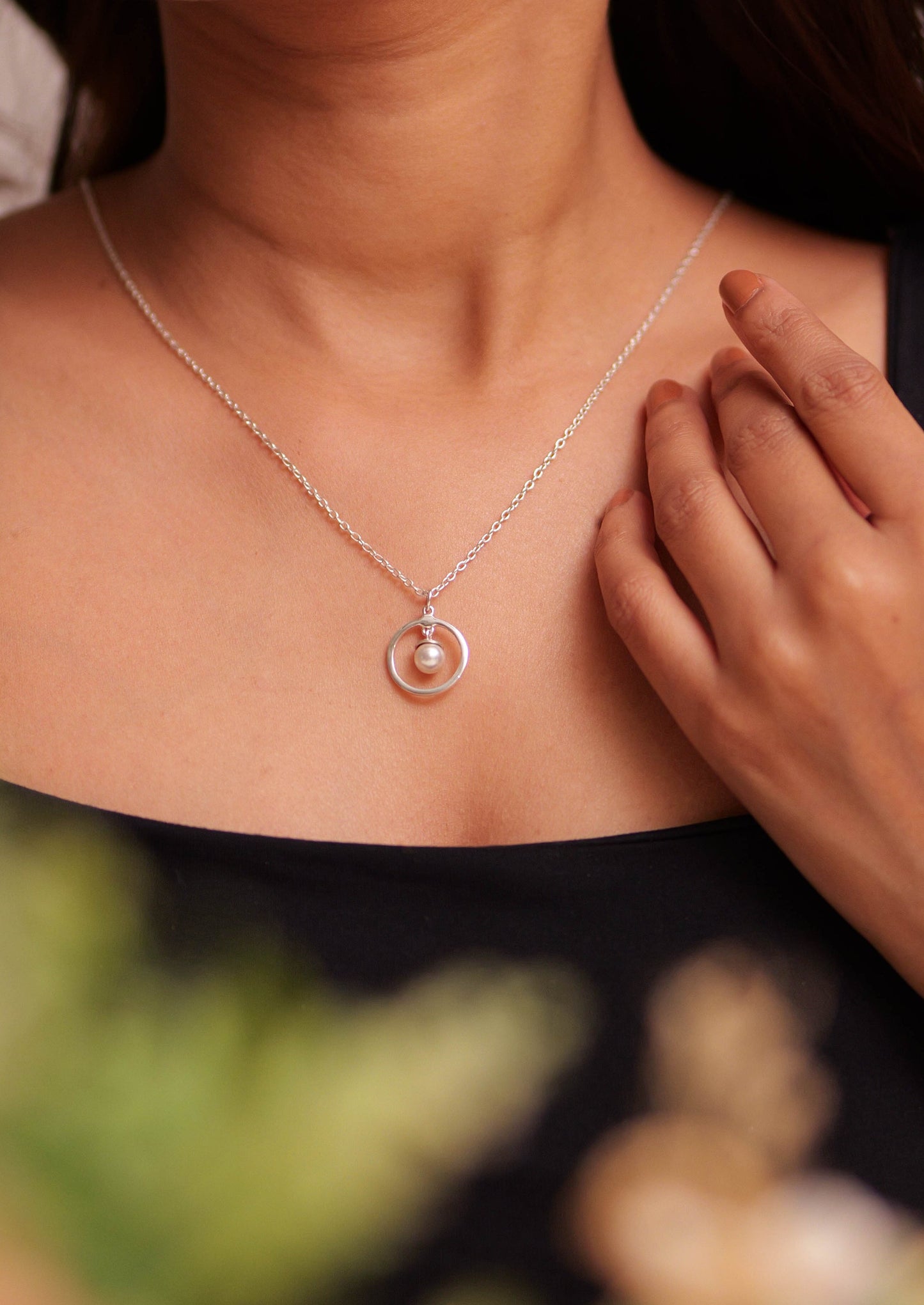 Aadhya Pearl Halo Necklace
